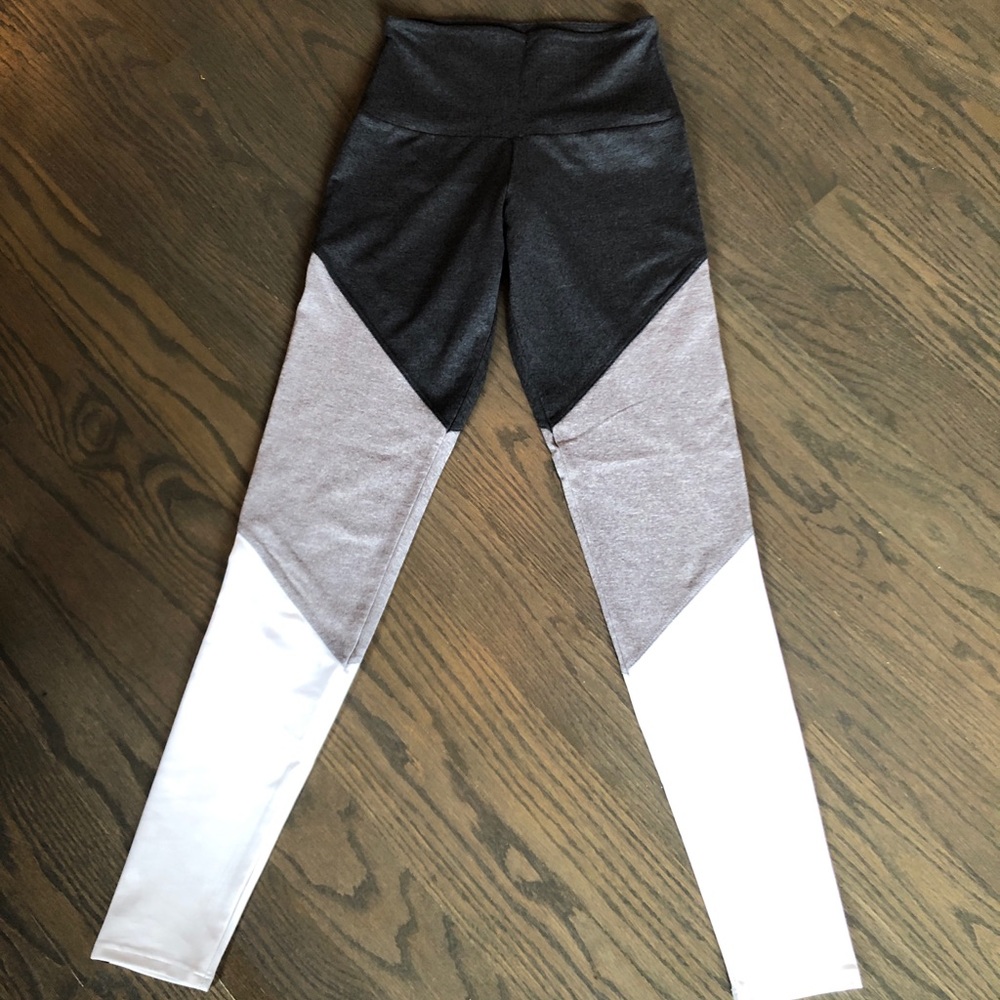 Onzie Like New Women’s Leggings Size: S/M - Picture 1 of 4